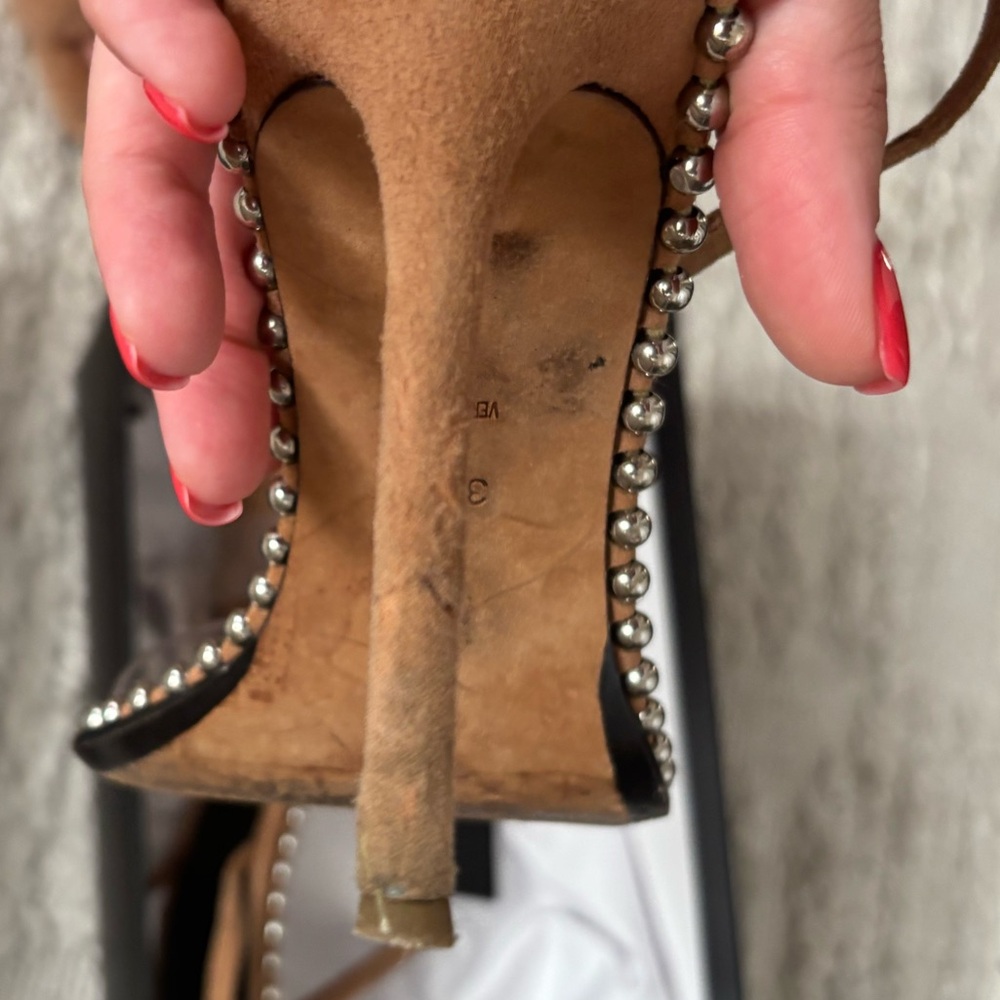 Alexander Wang Tan Cream Sandals with Minimalist Design - Picture 10 of 11